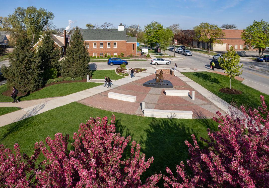 Memorial from the southeast. The memorial situated on the lawn with the streets of Summit in the background.