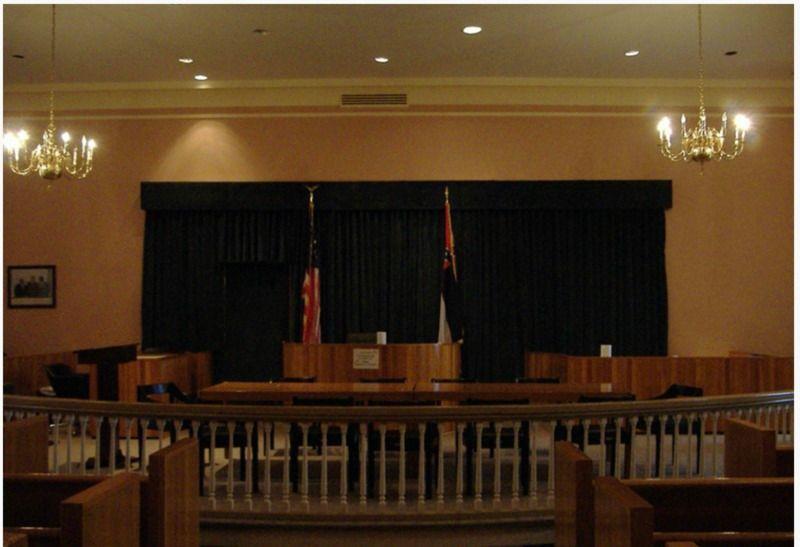 Courthouse interior after the DeCell renovation. The courthouse looked like this between the mid-1970s and the Stewart renovation completed in 2015.